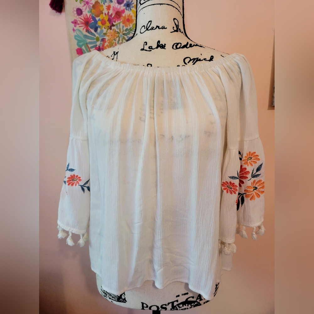 Endless Love Boho Embroidered Top, Tassels, Semi-Sheer, Soft, EUC S